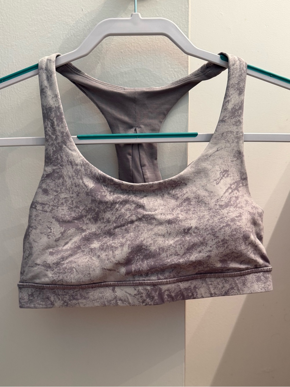 Lululemon Invigorate Bra
Washed Marble Alpine White Silverscreen